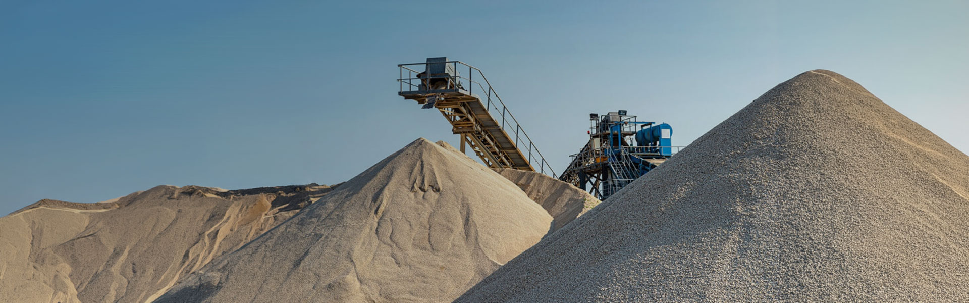 Concrete Family: Exploring Admixtures & Screened Sand in India’s Construction Industry